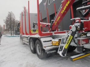 Сортиментовоз scania r500 с надстройкой sts forest и манипулятором tajfun liv