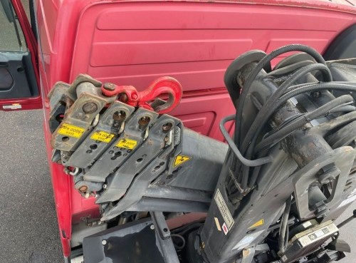 8-kran-manipuljator-kmu-hiab-220s-5-radio-4.jpg