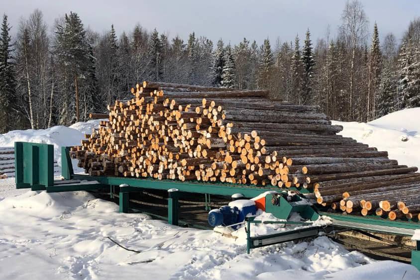 Приемный транспортер бревен
