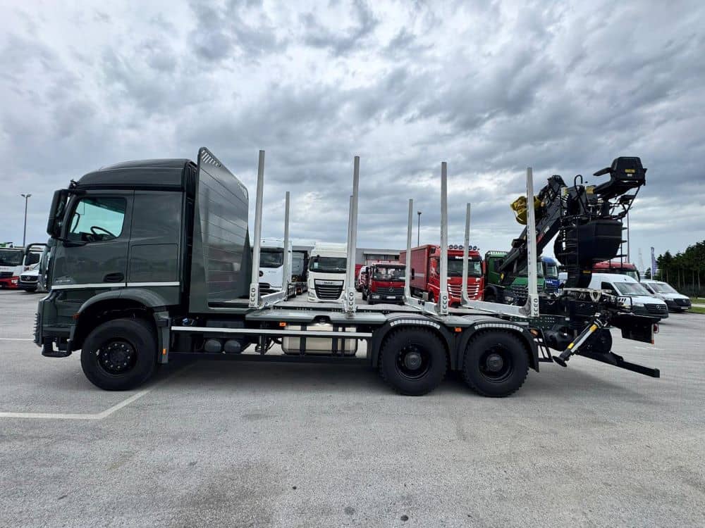 lesovoz-mercedes-benz-actros-s-kmu-loglift-140z95-1-1.jpg