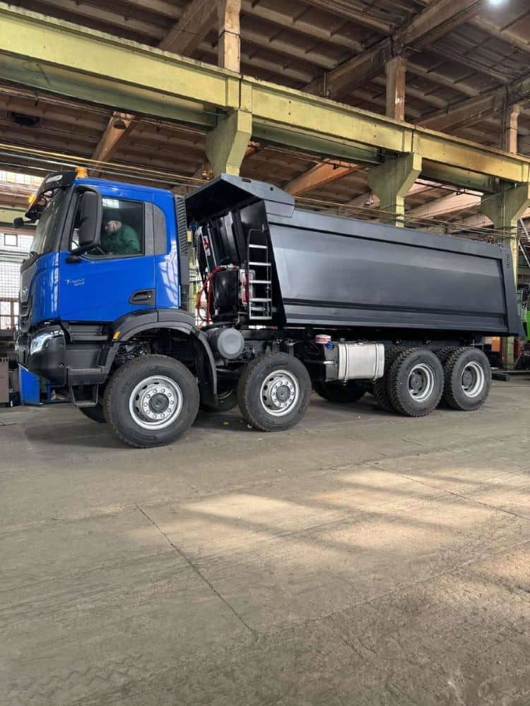 samosval-8h8-na-shassi-iveco-sv88-2.jpg