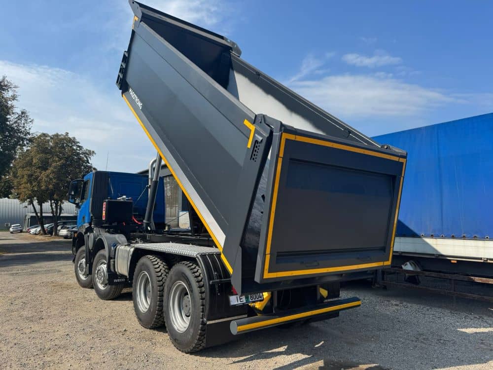 samosval-8h8-na-shassi-iveco-sv88-3-1.jpg