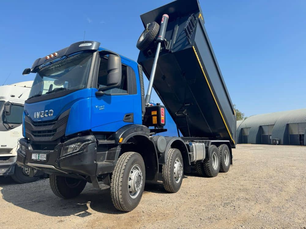 samosval-8h8-na-shassi-iveco-sv88-4-1.jpg